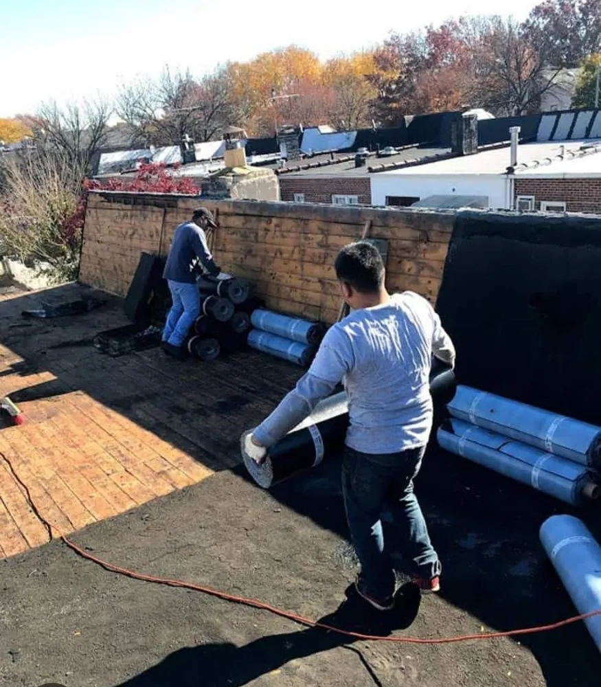 Slide of Gizmo‘s Roofing