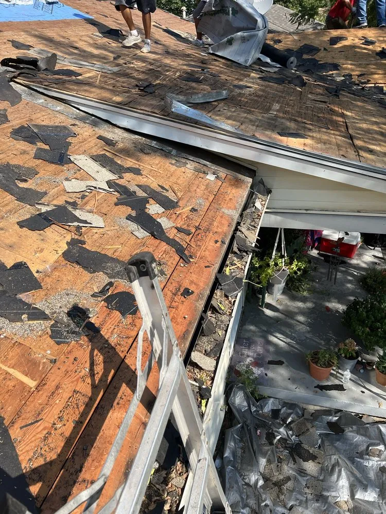 Slide of Gladiator Roofing and Guttering