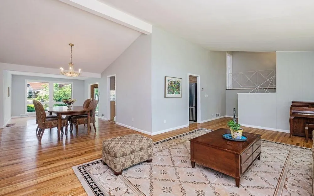 Slide of Glen Roofing Corporation