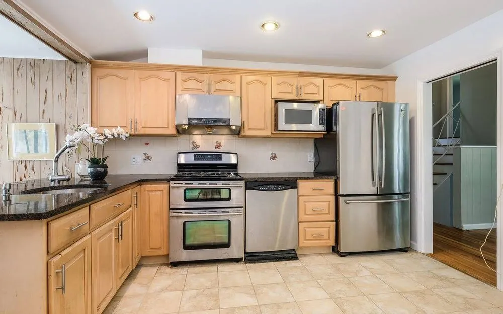 Slide of Glen Roofing Corporation