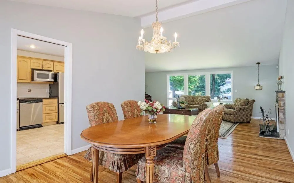 Slide of Glen Roofing Corporation