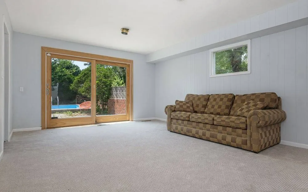 Slide of Glen Roofing Corporation