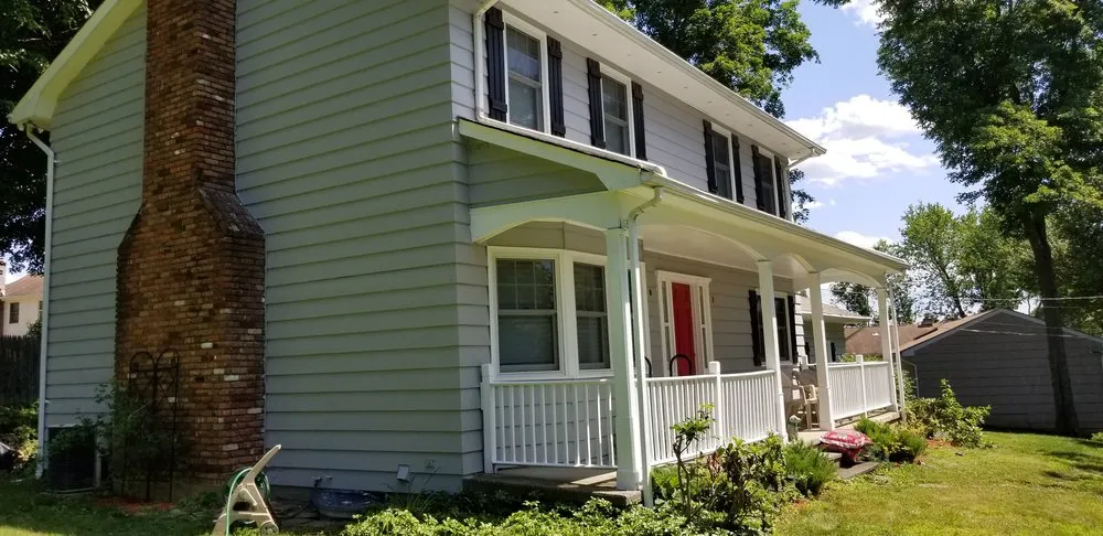 Slide of Glen Roofing Corporation