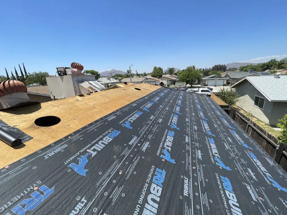 Slide of Global Elite Roofing