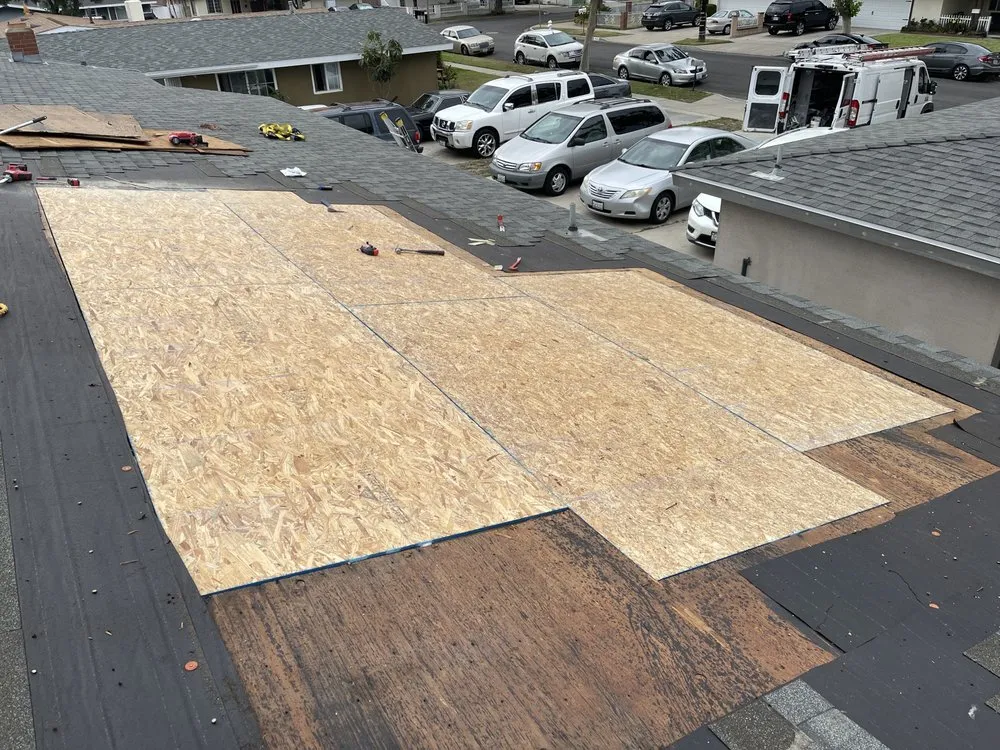 Slide of Global Elite Roofing