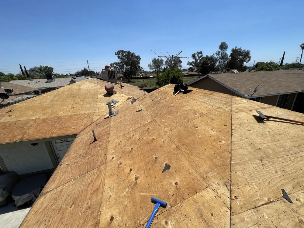 Slide of Global Elite Roofing