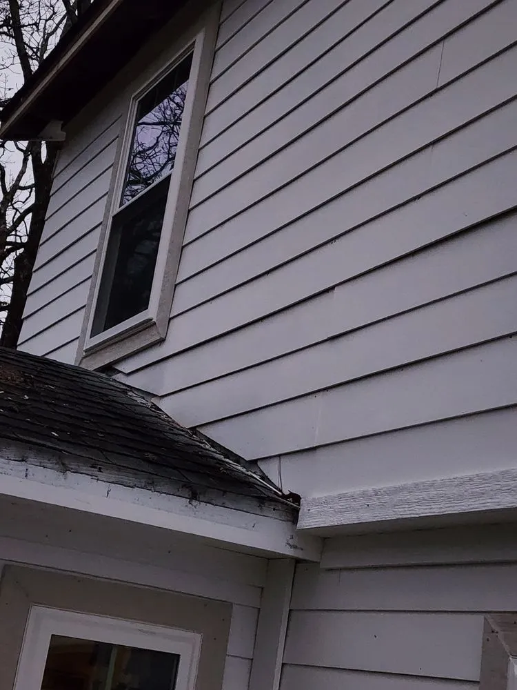 Slide of Gloria Aparicio - Handyman