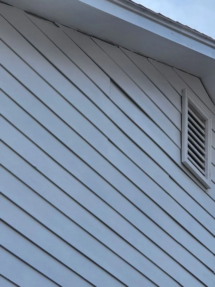 Slide of Gloria Aparicio - Handyman