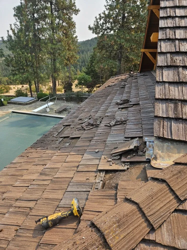 Slide of Glorious Roofing