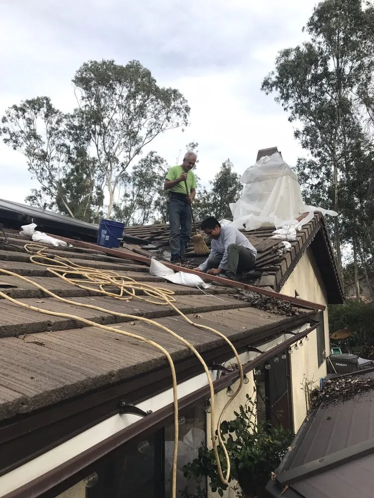 Slide of Glynn Roofing
