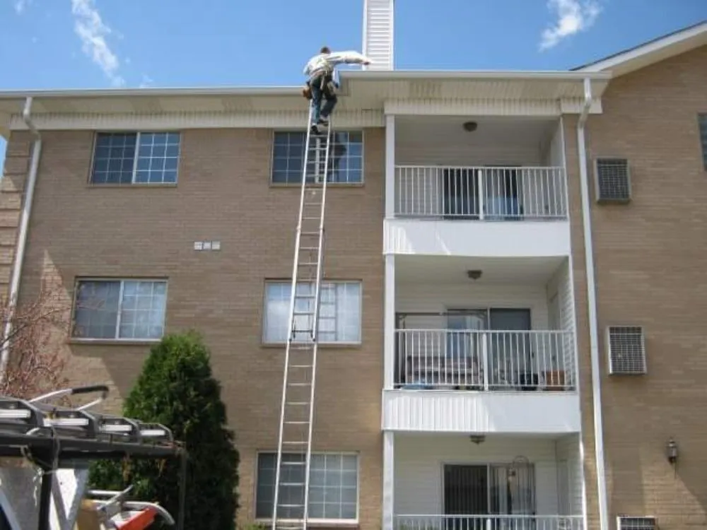 Slide of G/M Roofing & Gutter Topper