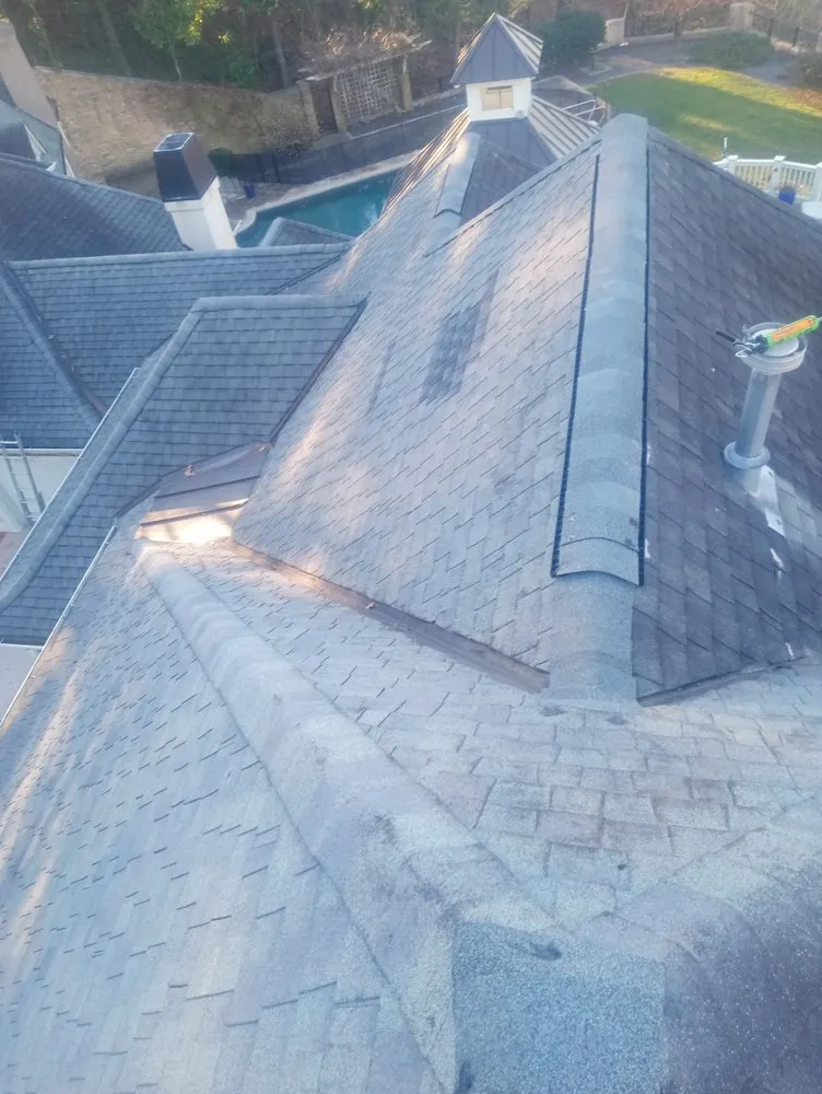 Slide of Gómez Roof Repairs And Gutter Cleaning