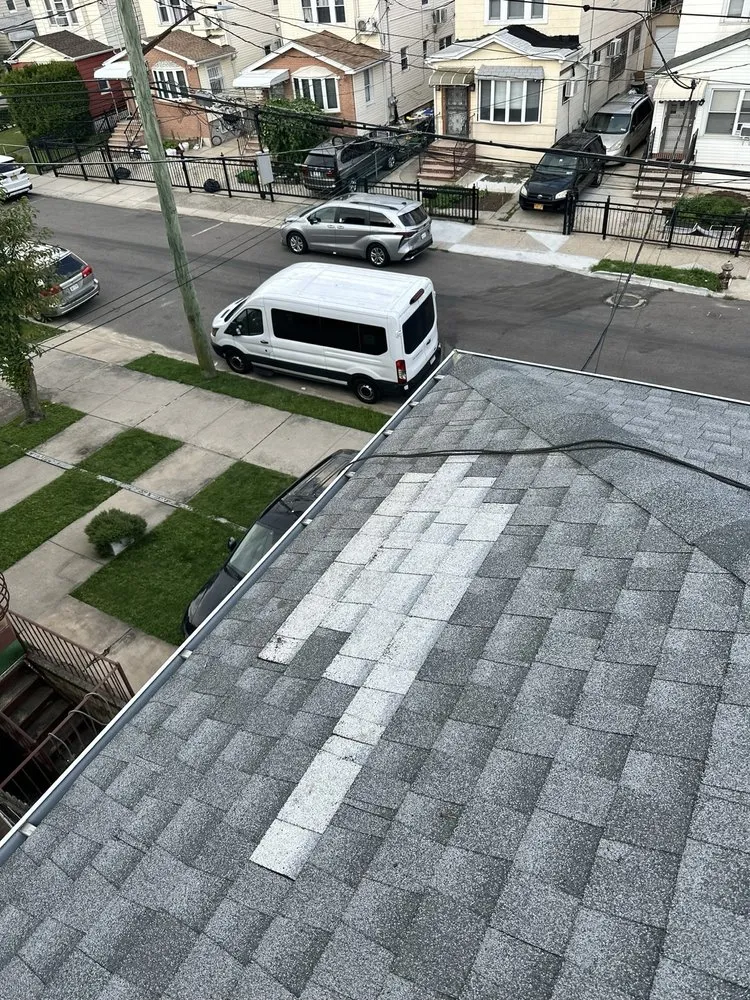 Slide of Géminis Roofing & Siding