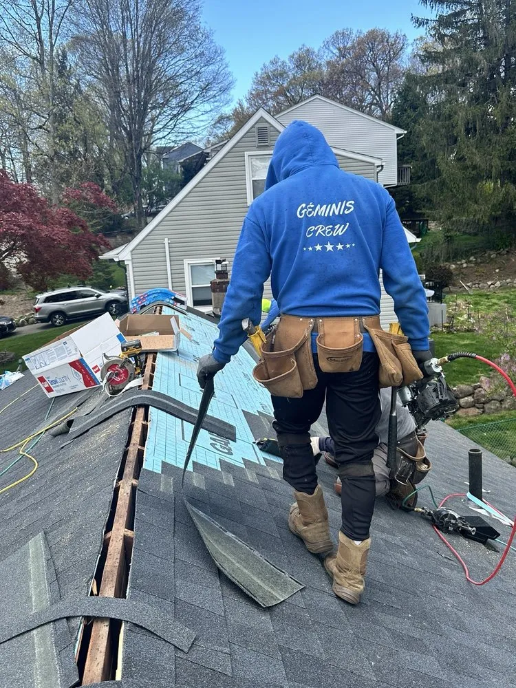 Slide of Géminis Roofing & Siding