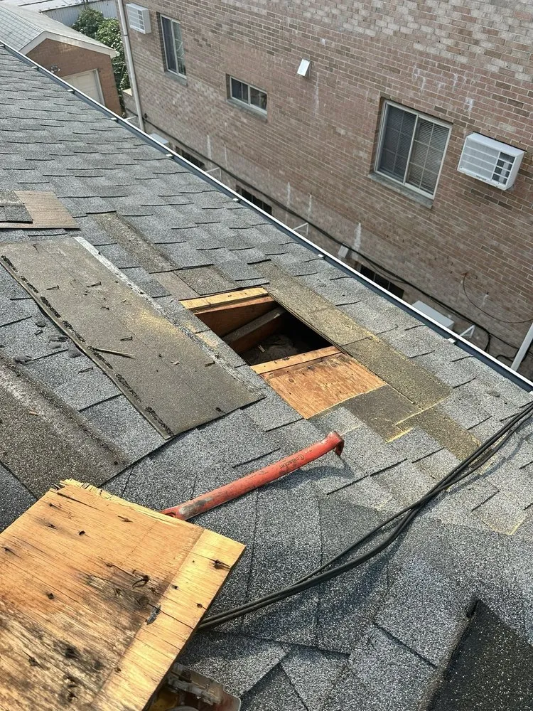 Slide of Géminis Roofing & Siding