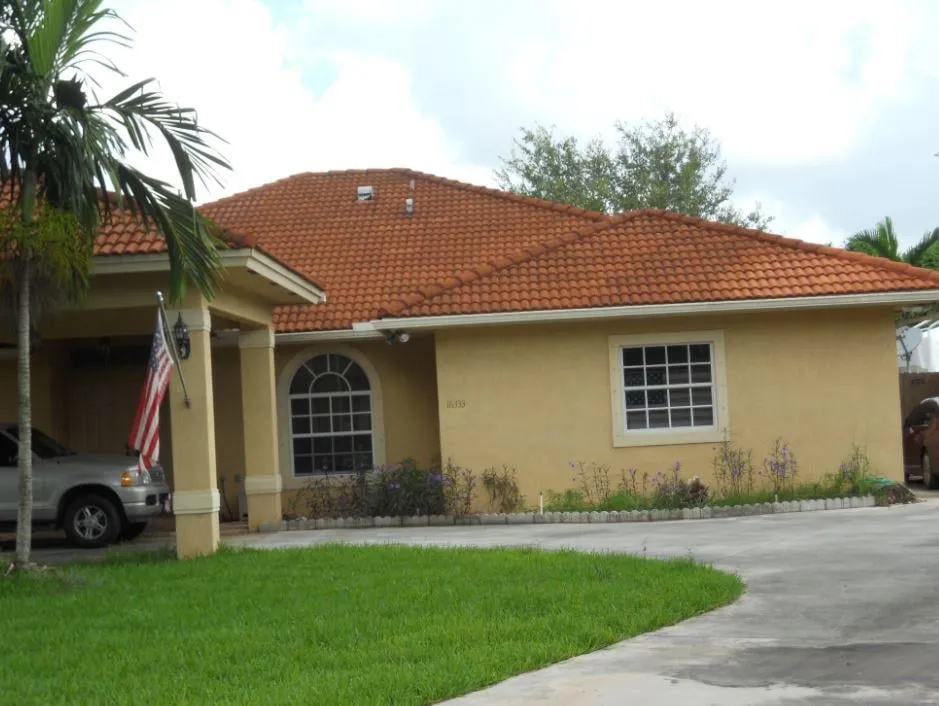 Slide of GMT Construction and Roofing