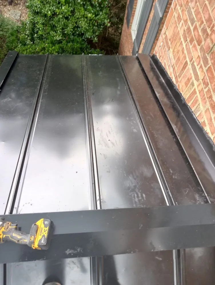 Slide of G&N Roofing