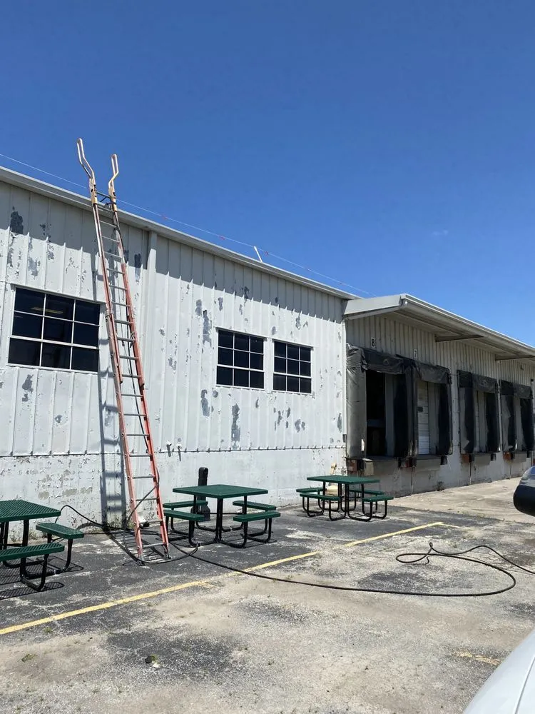 Slide of Gnak Services