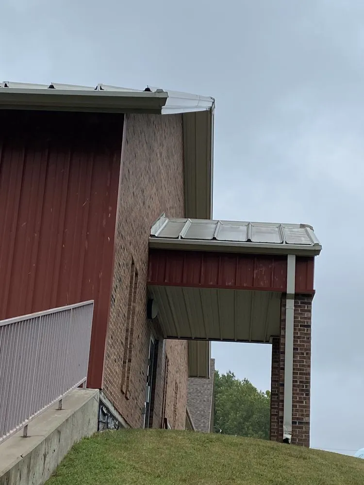 Slide of Gnak Services