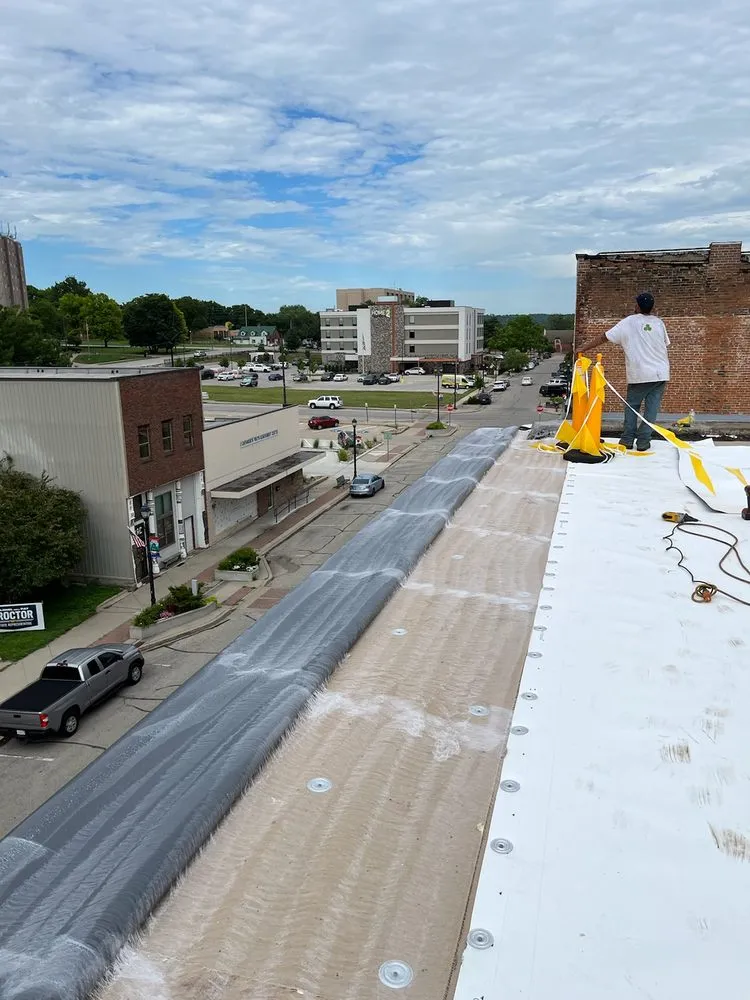 Slide of Gnak Services