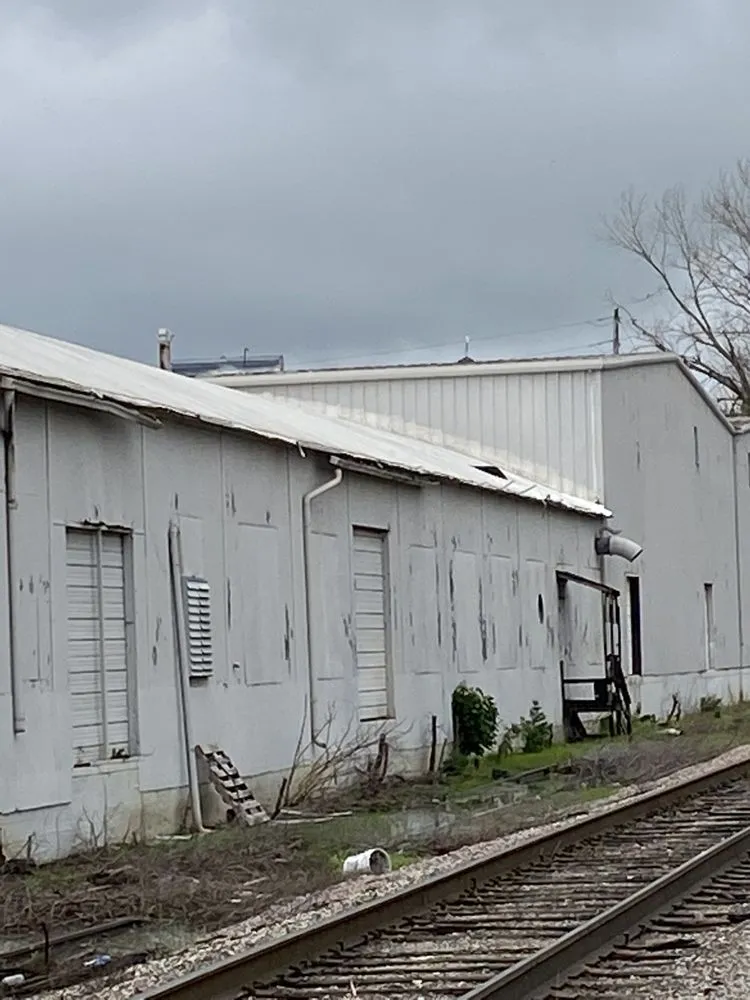 Slide of Gnak Services