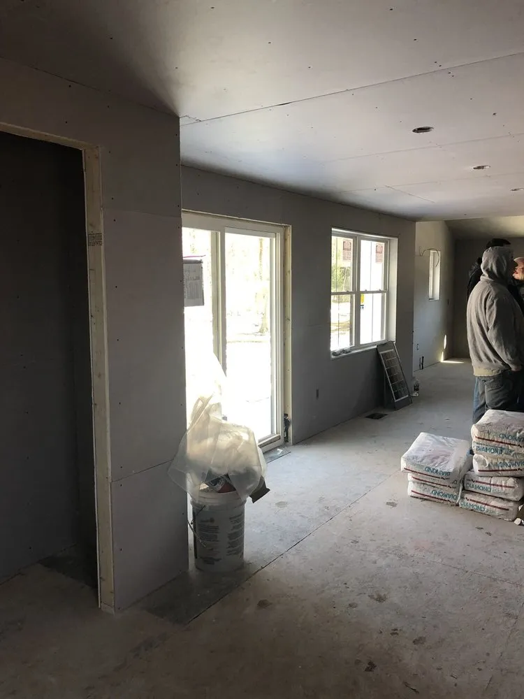 Slide of G&O Construction & Roofing