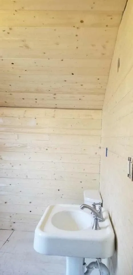 Slide of Goedert Builders