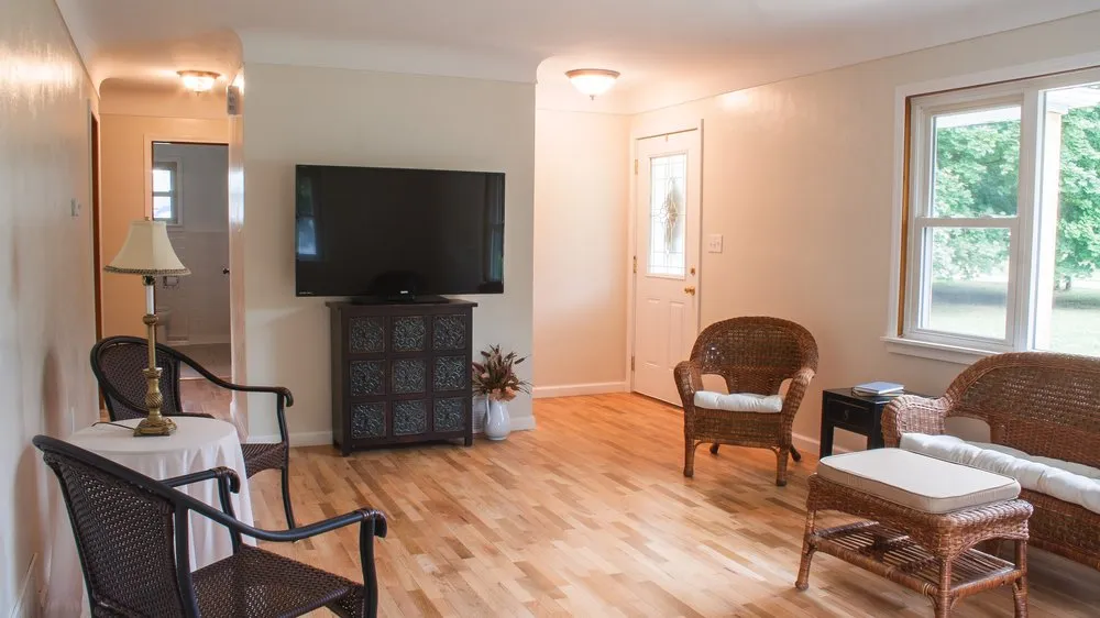 Slide of Goedert Builders