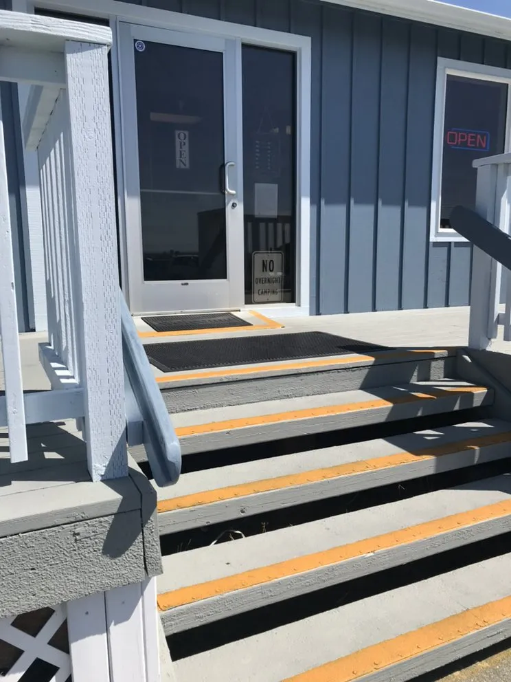 Slide of Gold Beach Handyman