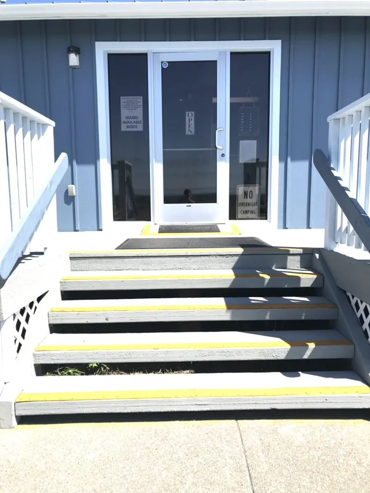 Slide of Gold Beach Handyman