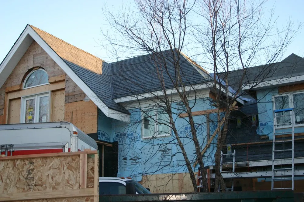 Slide of Gold Coast Roofing