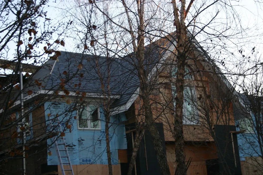 Slide of Gold Coast Roofing