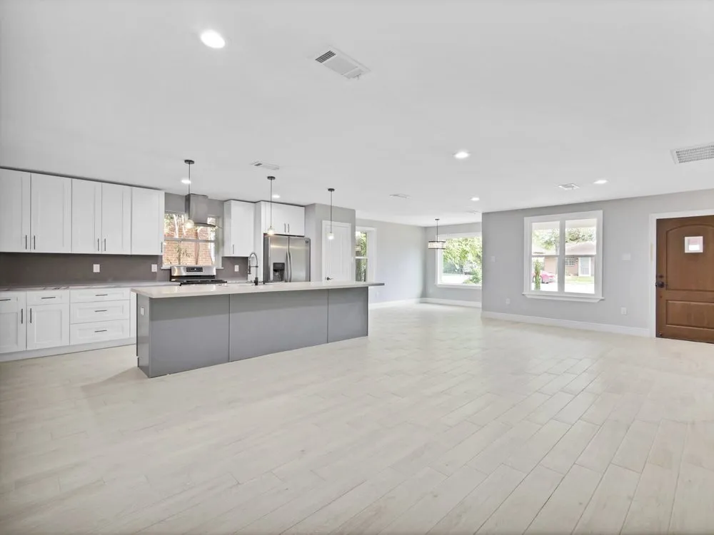 Slide of Gold Hammer Renovations