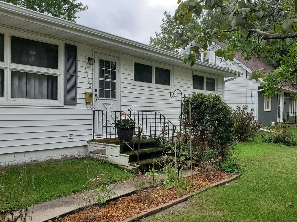 Slide of Gold Star Construction