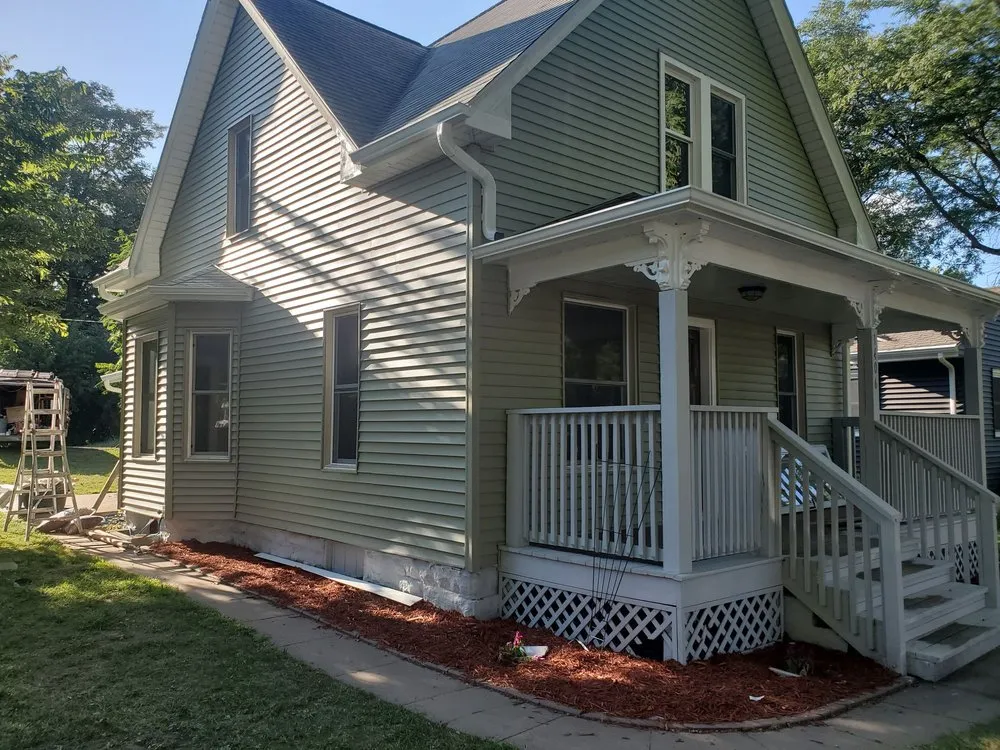 Slide of Gold Star Construction