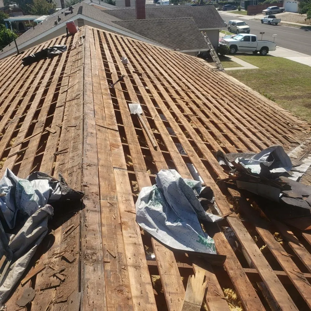 Expert shingle roofing service experts serving Granada Hills, CA - Golden Eagle Roofing Services