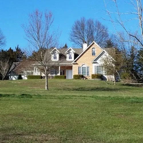 Top-rated shingle roofing service in Labadie, MO by Golden Gables Roofing