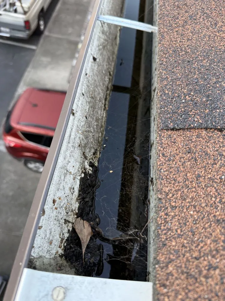 Slide of Golden Gate Roofing