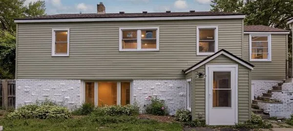 Golden Hammer Construction Logo