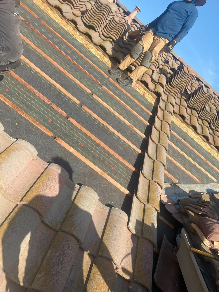 Slide of Golden Heights Roofing