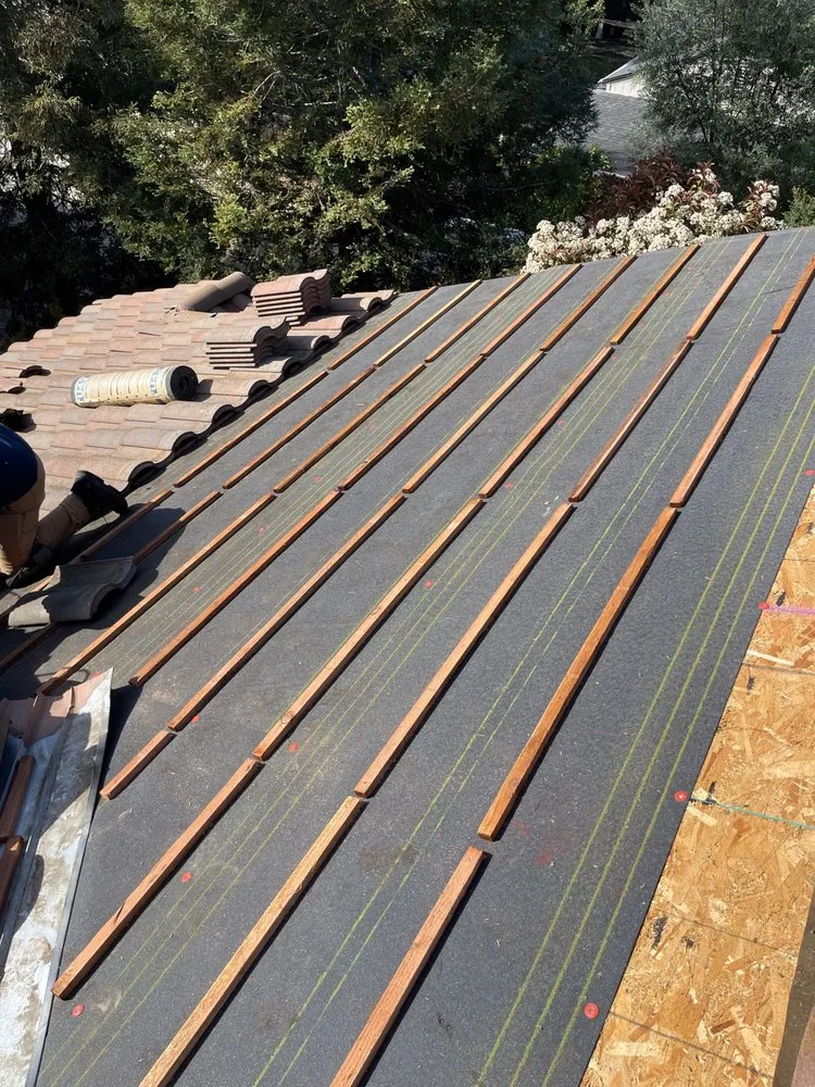 Slide of Golden Heights Roofing