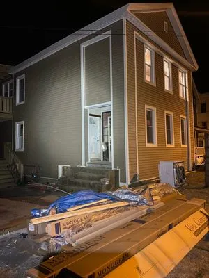 Golden Key Construction Logo