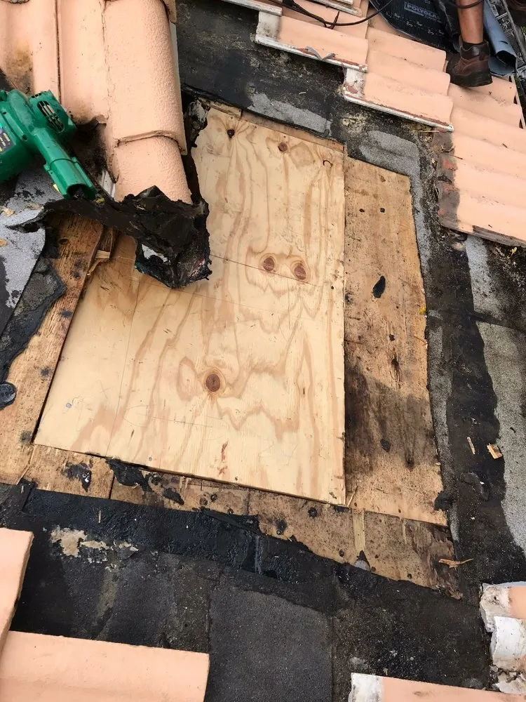 Slide of Golden Key Roofing