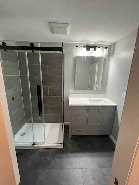 Slide of Golden Oak Renovations