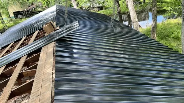 Golden Roofing & Construction Logo