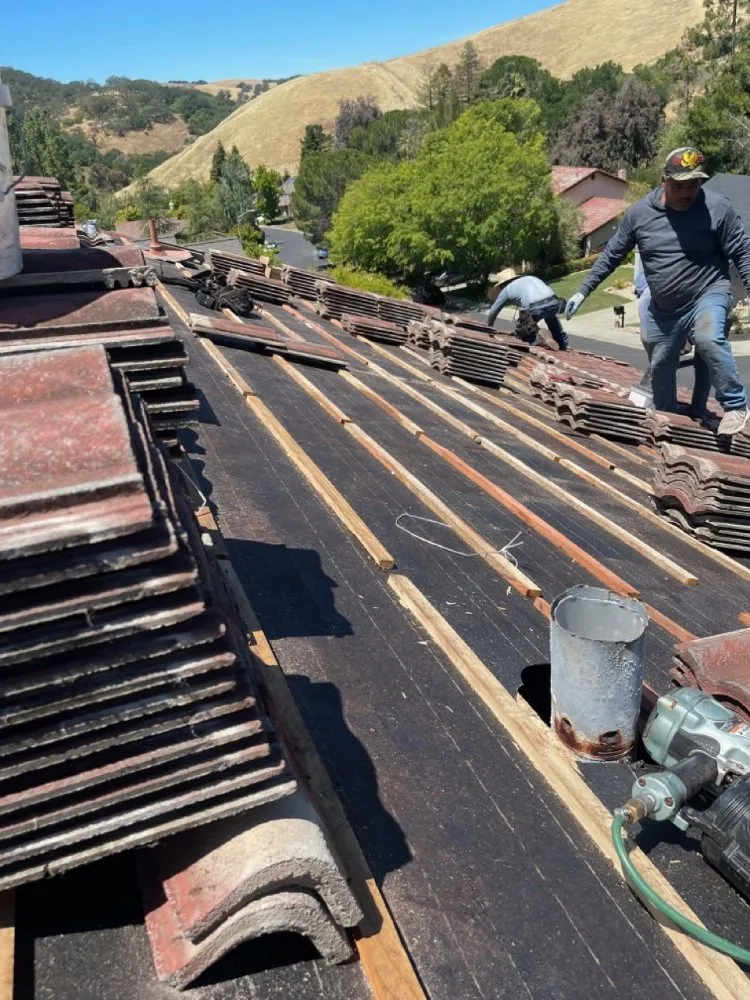 Slide of Golden State Roofing & Painting.