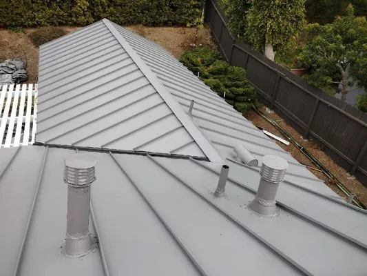 Golden Winter Roofing Logo