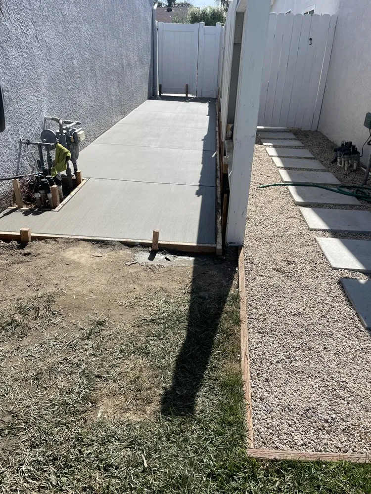 Slide of Gomez Construction