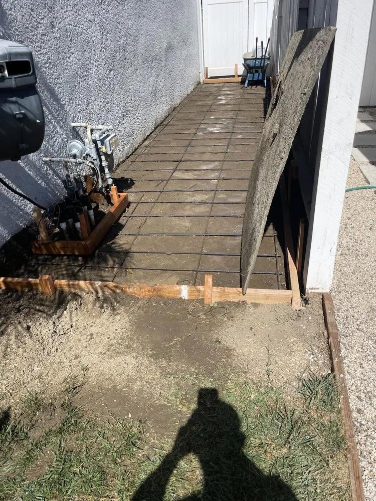 Slide of Gomez Construction