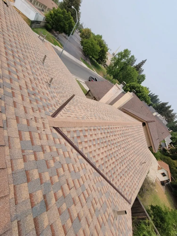 Slide of Gomez Diaz Roofing